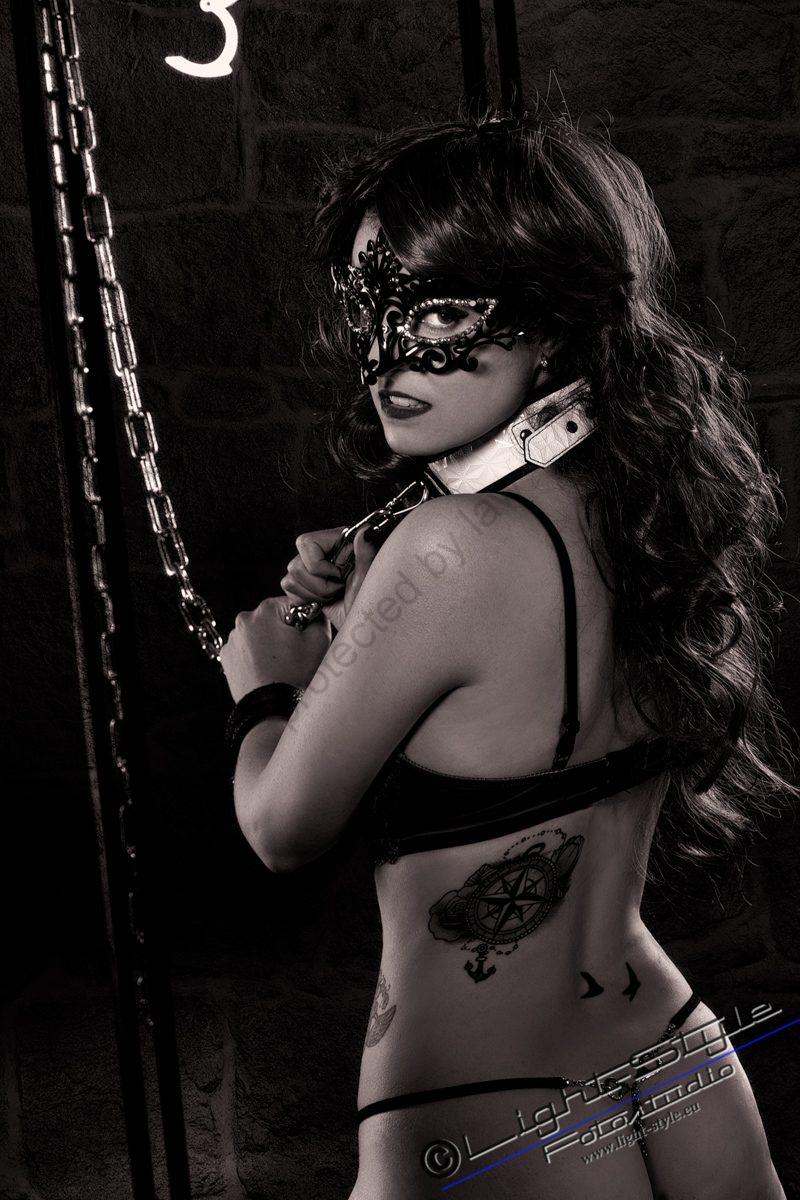 Geschenke, Frauen, Fetisch, erotische Porträts, Aktfotos - Shades of Grey 238 800x1200 - Shades of Grey lässt grüßen - offene-worte, modelle, allgemein, alles, aktfotos - Geschenke, Frauen, Fetisch, erotische Porträts, Aktfotos